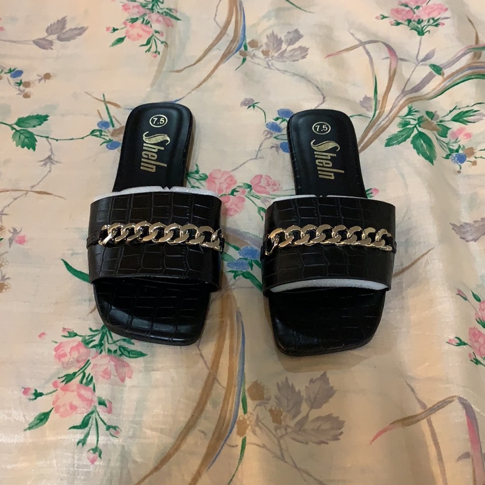 *Host Pick* NIB Black Croco Chain Sandals - Picture 4 of 5